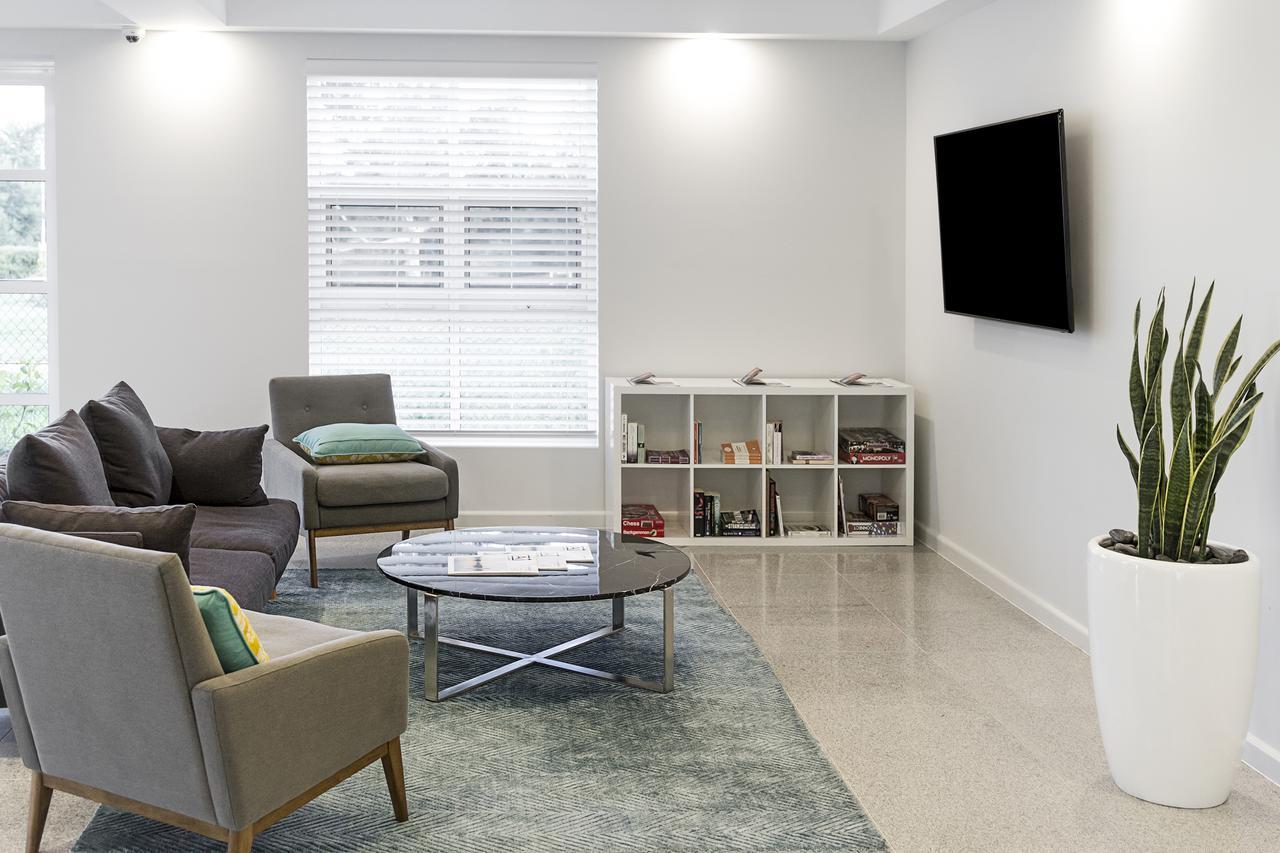 Abode Narrabundah Hotel Canberra Bagian luar foto