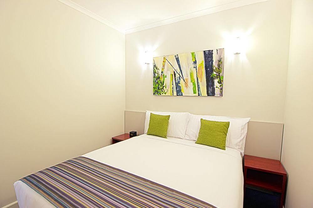 Abode Narrabundah Hotel Canberra Bagian luar foto