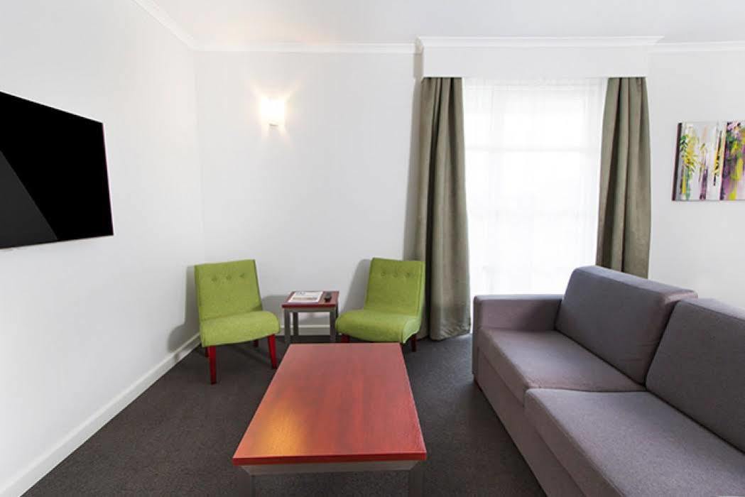 Abode Narrabundah Hotel Canberra Bagian luar foto