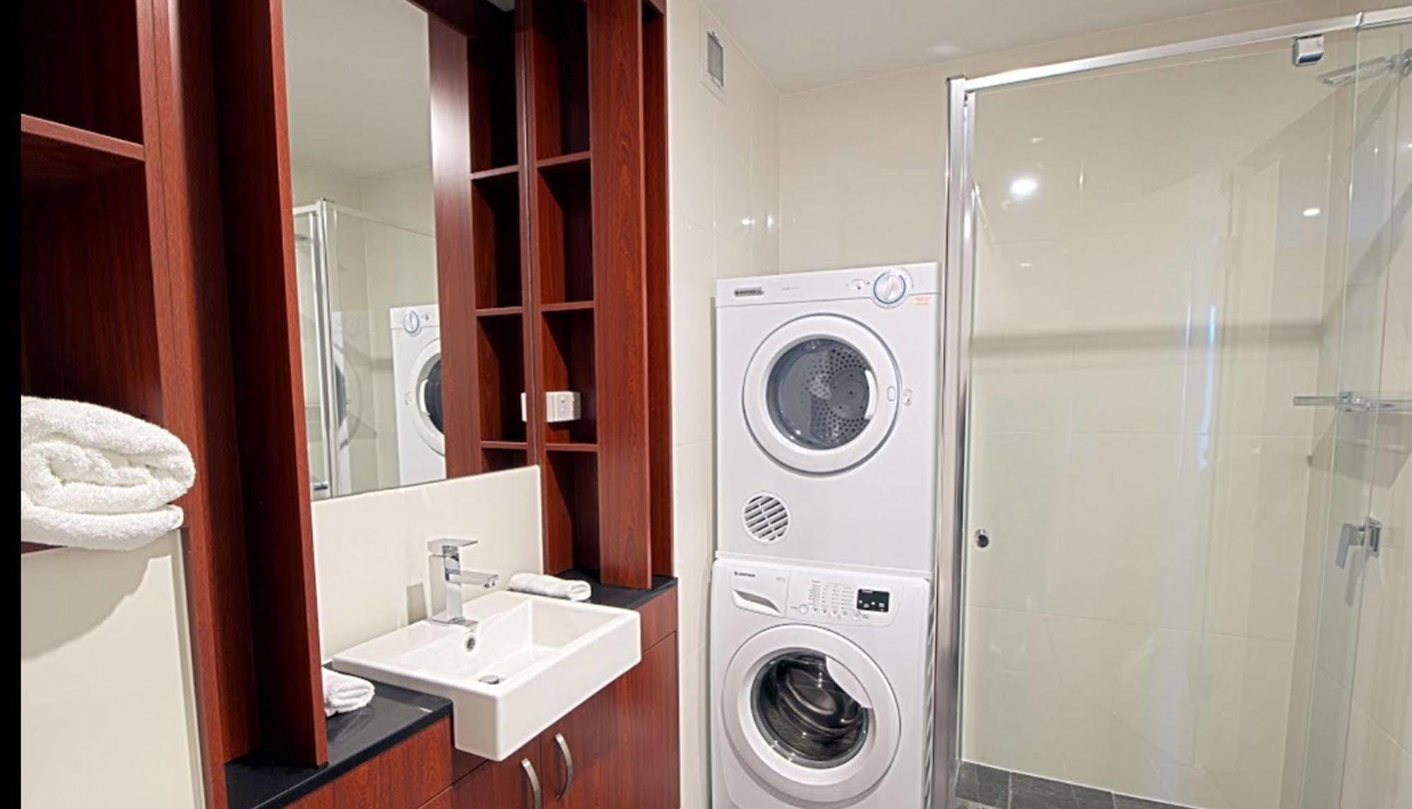 Abode Narrabundah Hotel Canberra Bagian luar foto
