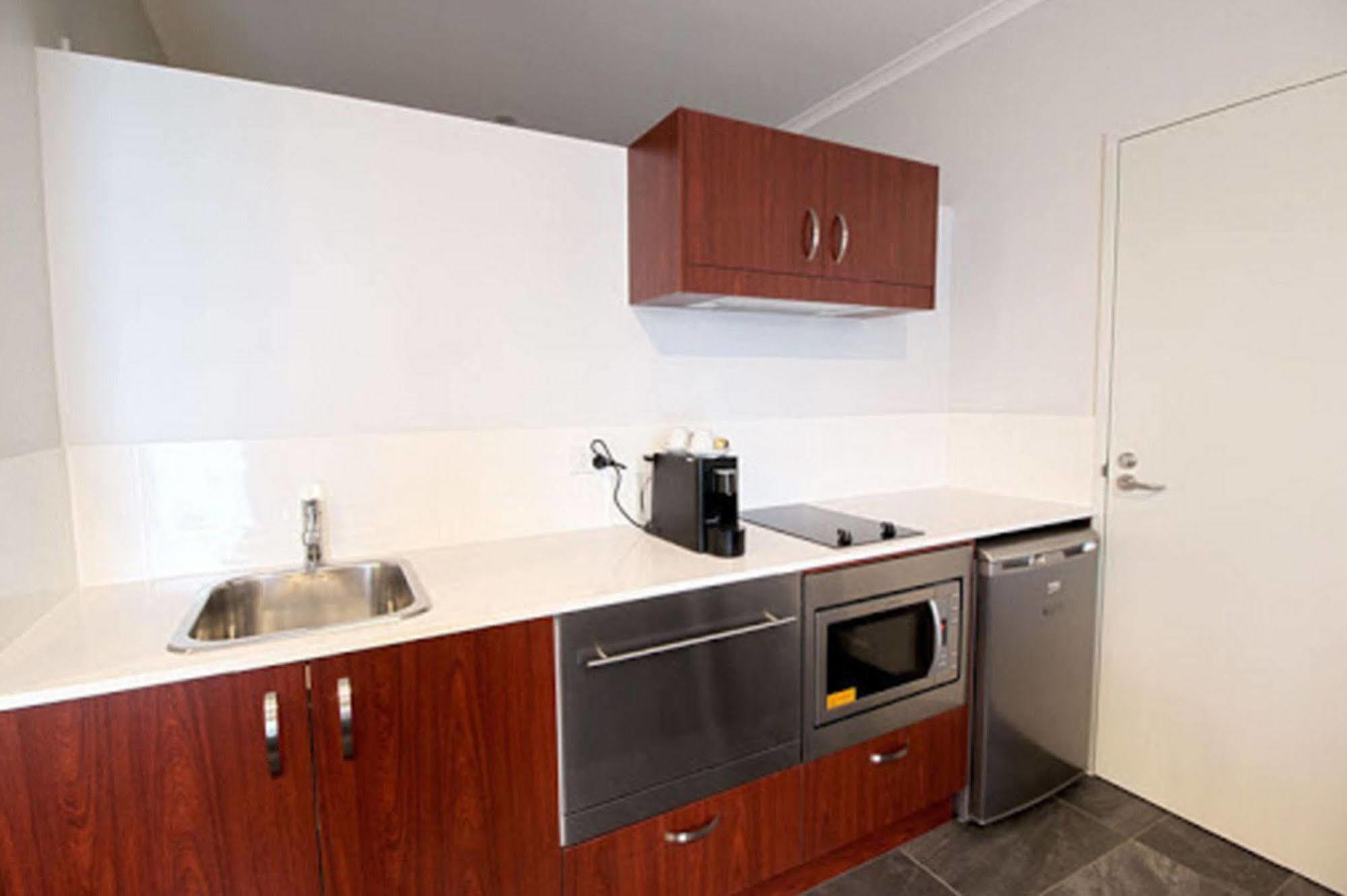 Abode Narrabundah Hotel Canberra Bagian luar foto