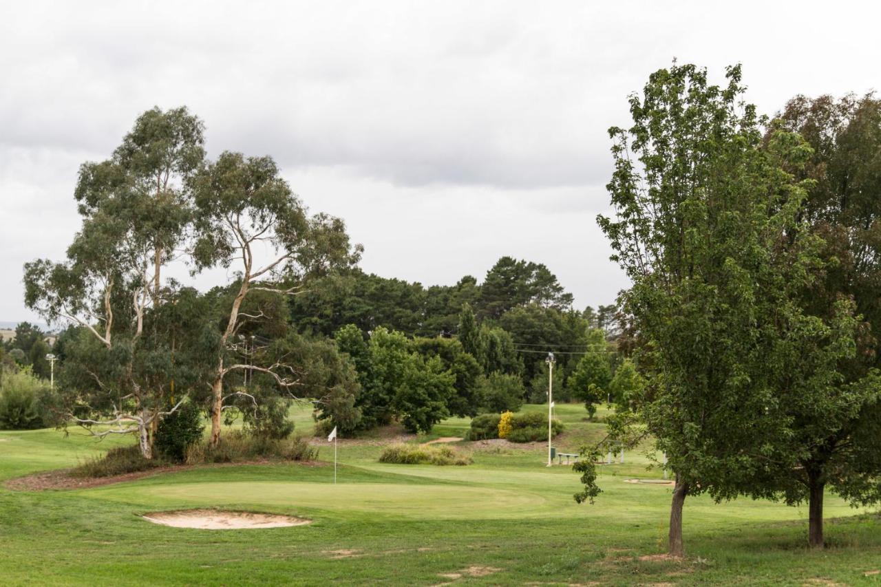Abode Narrabundah Hotel Canberra Bagian luar foto